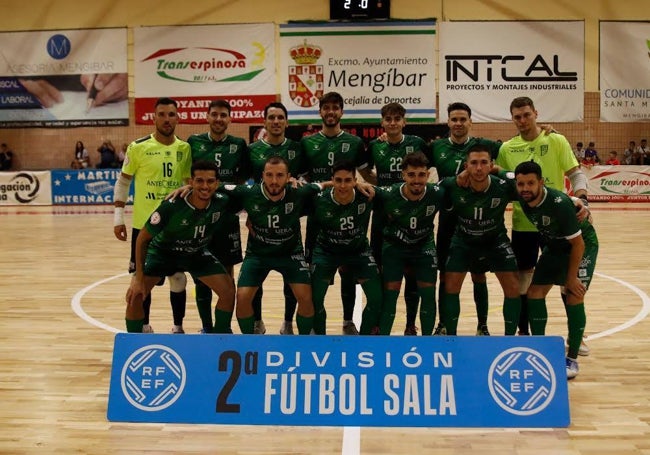 El equipo del UMA Antequera en Mengíbar.