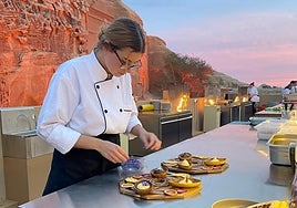 Alicia Angulo durante su estancia en Awna Restaurant, en Arabia Saudita.