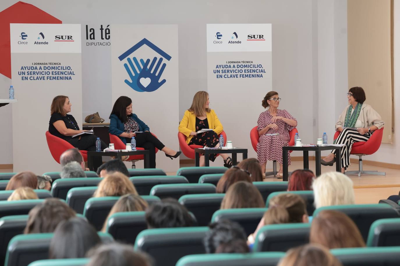 Imágenes de la I jornada &#039;Ayuda a domicilio, un servicio esencial en clave femenina&#039;