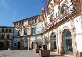 Once ayuntamientos de la provincia de Málaga que son edificios históricos
