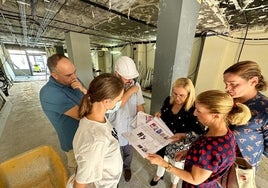 Visita de la alcaldesa y los concejales al local donde se ubicará la incubadora de empresas.