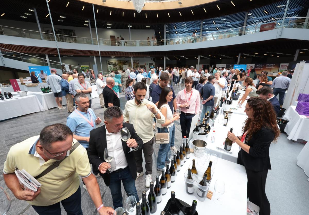 Los profesionales del vino se citan en SUR Wines &amp; Gourmet