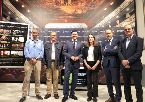 Presentación del festival son Francisco Moro Tello, Miguel de Hoyos, Gerardo Cuartero, Mariana Pineda, Juan Carlos Barroso y Juan Antonio Vigar.