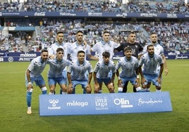 Dioni, Nelson, Roberto, Alfonso Herrero y Genaro (arriba), Víctor García, Gabilondo, Sangalli, Larrubia, Kevin y Galilea (abajo), en la alineación ante el San Fernando en la última jornada liguera.