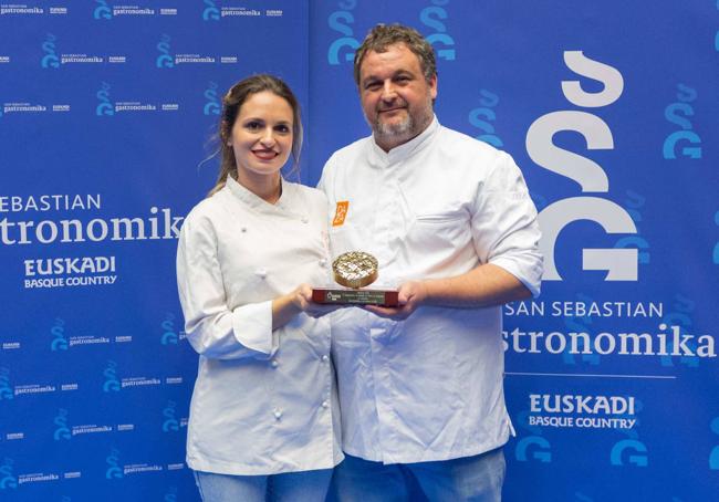 Antonio Martín y Noelia Acedo, propietario y pastelera de Pastelería Daza.