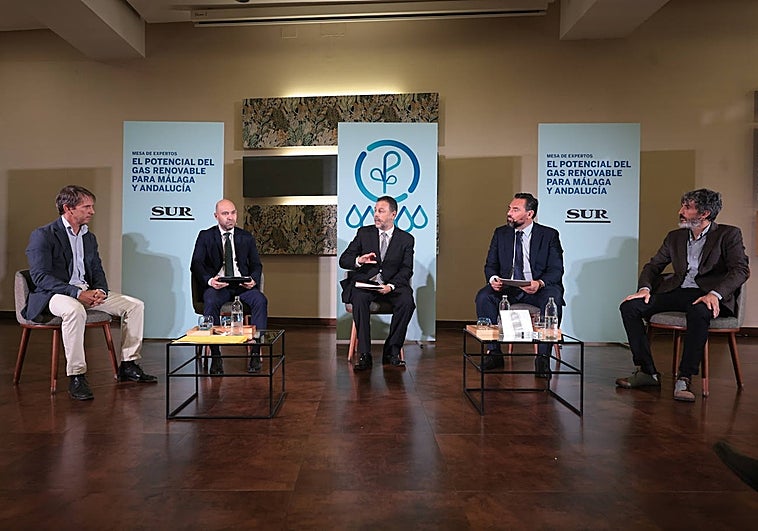 David Piñero, Francisco Javier Ramírez, Chus Heredia, Antonio Aguilar y Juanjo Linares, esta mañana en el foro.