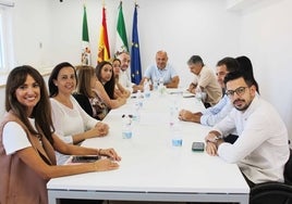 Alhaurín el Grande celebra una Junta de Gobierno Local en Villafranco del Guadalhorce por primera vez.