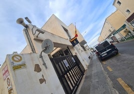 Vista de la fachada de la actual comisaría de Torremolinos.