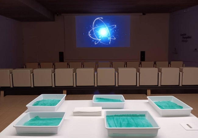 El auditorio del Pompidou, preparado para la meditación.