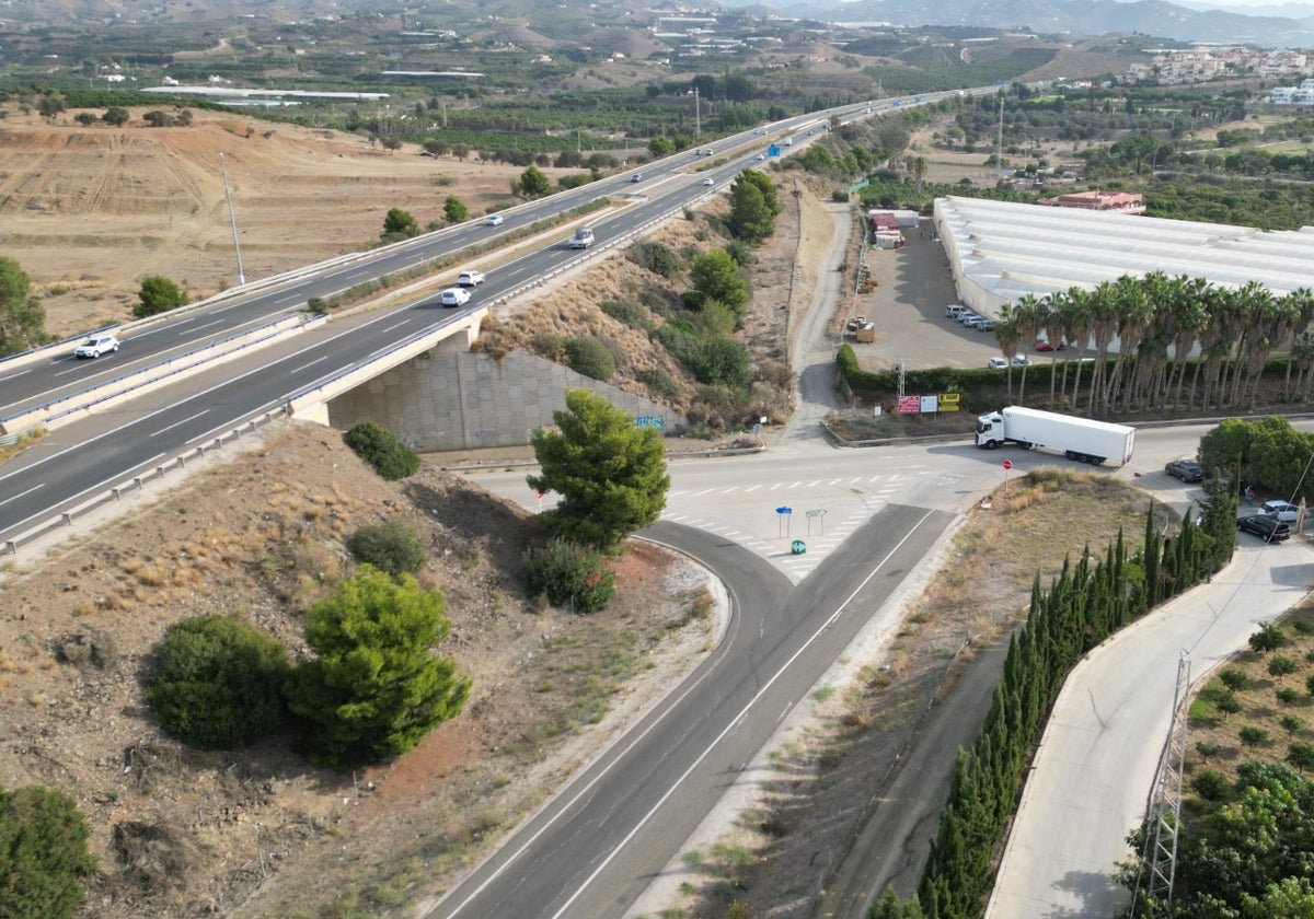 Imagen del semienlace de Caleta de Vélez.