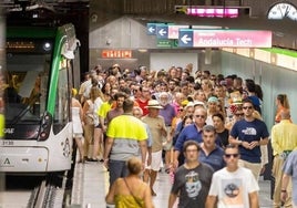 La cifra de viajeros del metro no para de crecer y en agosto fue por primera vez el primero de Andalucía.