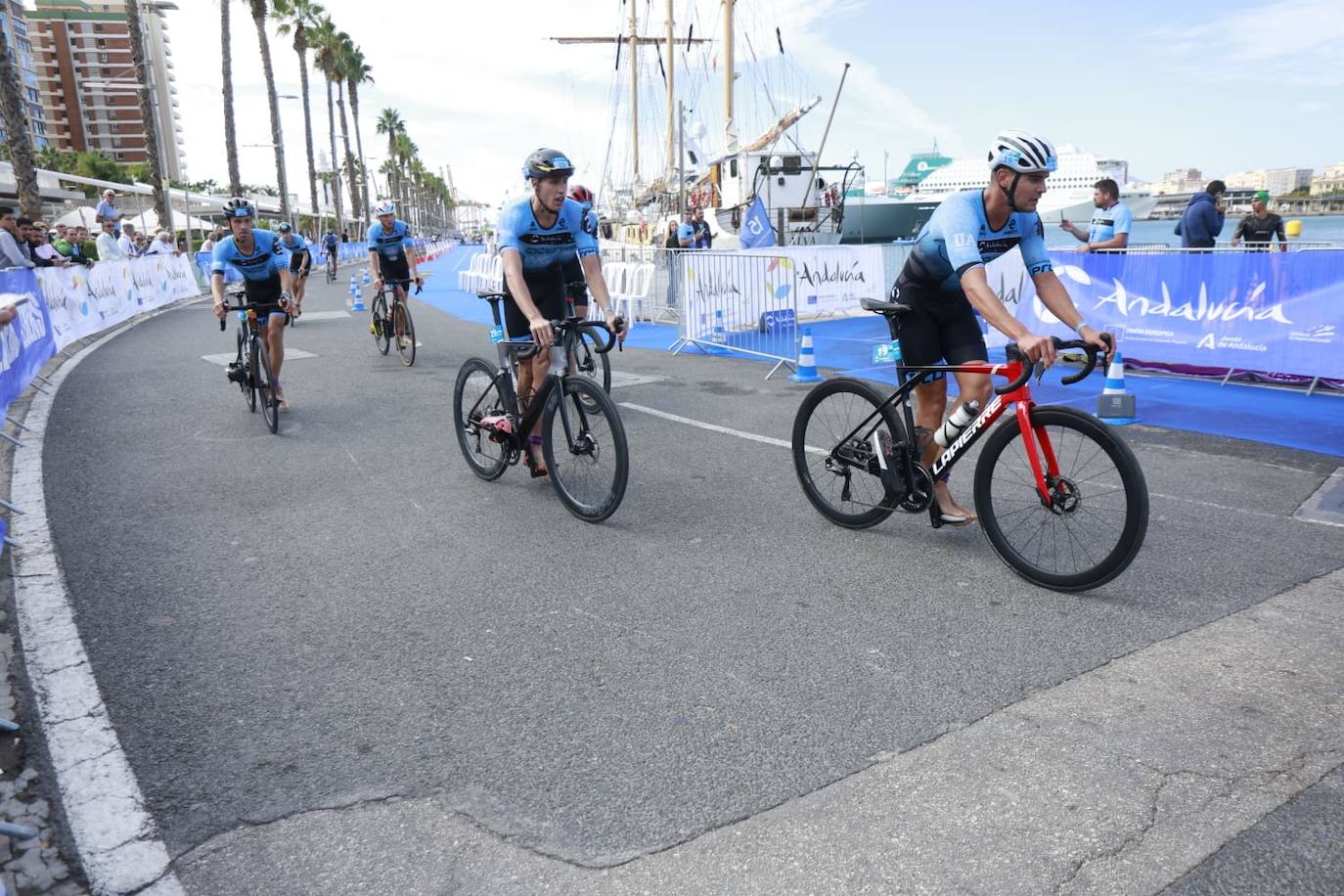 Las mejores imágenes de la primera gran prueba de triatlón de la historia en Málaga