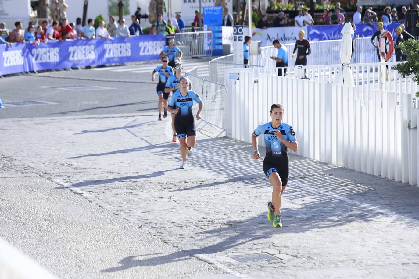 Las mejores imágenes de la primera gran prueba de triatlón de la historia en Málaga