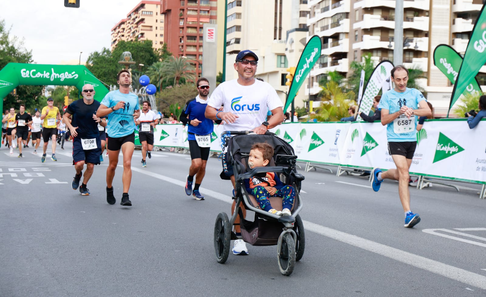 Las mejores fotos de la Carrera Urbana Ciudad de Málaga 2023