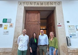 La consejera de Fomento, Articulación del Territorio y Vivienda, Rocío Díaz, visitó el Ayuntamiento de Cártama para reunirse con su alcalde, Jorge Gallardo.