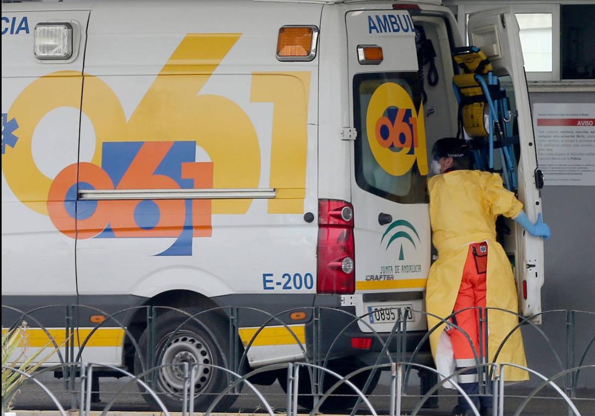 Hallan el cadáver de un varón de 55 años en la calle en Málaga