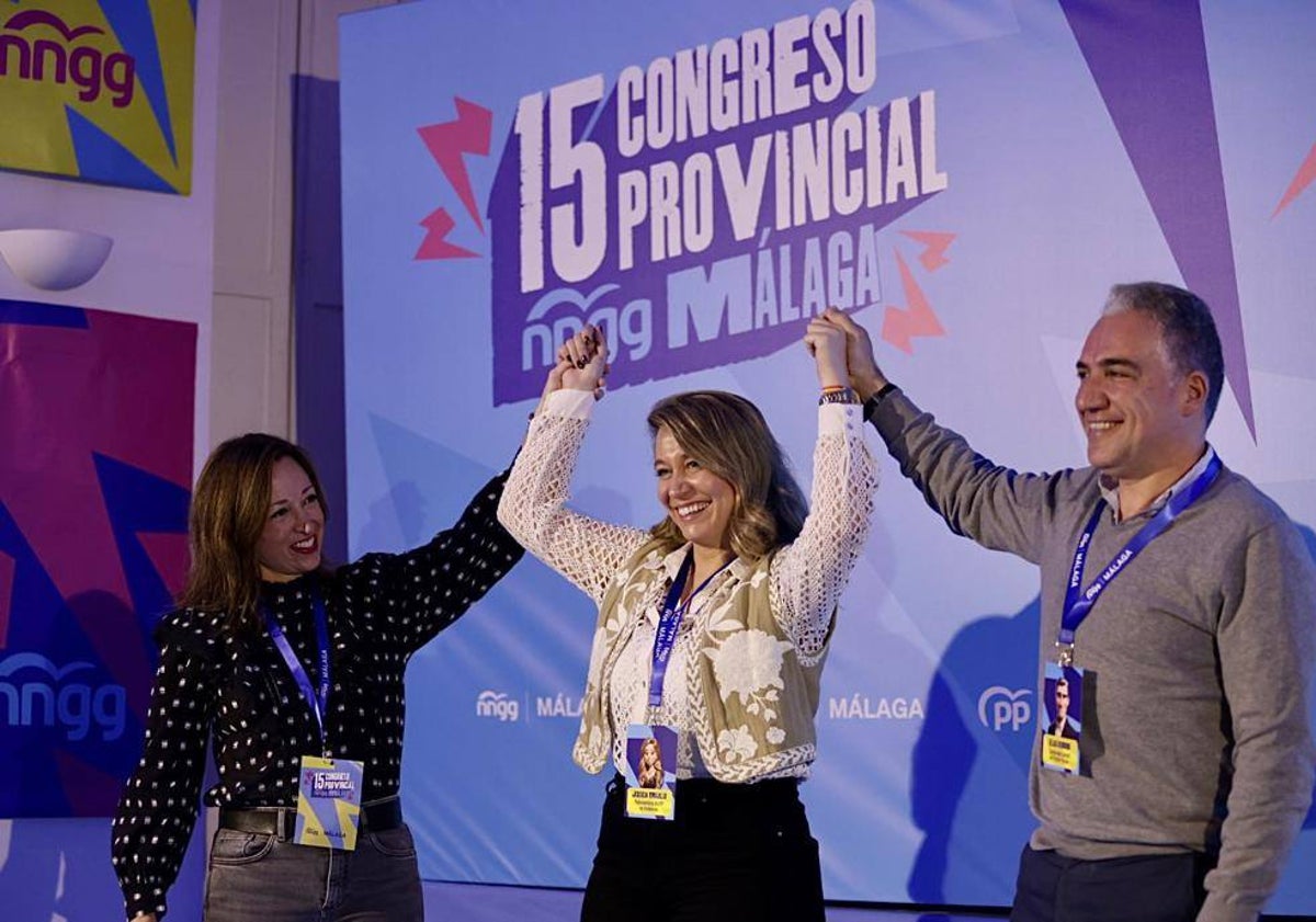 Imagen principal - Elías Bendodo, contra la amnistía en Málaga: «Tenemos una oportunidad de oro de decir no en la calle Larios»