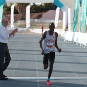 Toroitich pulveriza el récord de la Media Maratón de Málaga