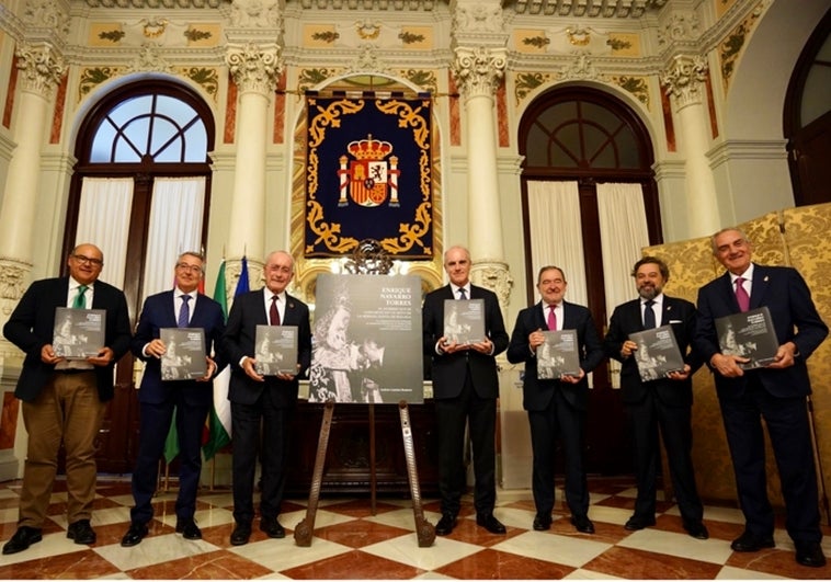 Acto de presentación de la obra en el Salón de los Espejos del Ayuntamiento.