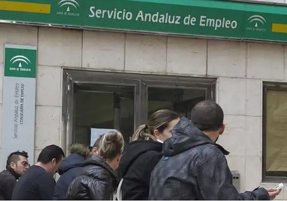 Málaga encabeza la subida del paro en España