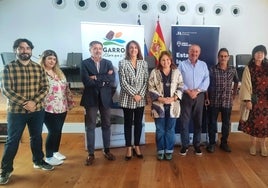 Participantes en el programa Metapueblos dela Diputación, este lunes en Algarrobo.