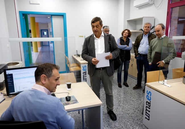 Teodomiro López, en el registro del campus de Teatinos.