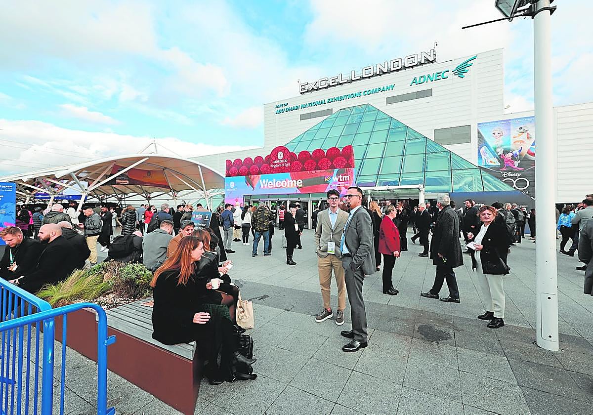 Entrada principal al recinto Excel, donde se está celebrando la World Travel Market en Londres.