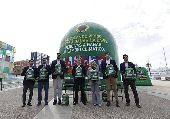 Distintas personalidades de la organización y las instituciones, en la presentación de la iniciativa en el Muelle Uno.