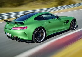 Un Mercedes AMG V8 similar al que fue retirado en La Rosaleda.