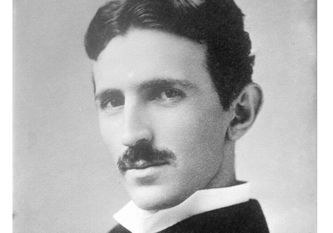 Retrato del científico Nikola Tesla.