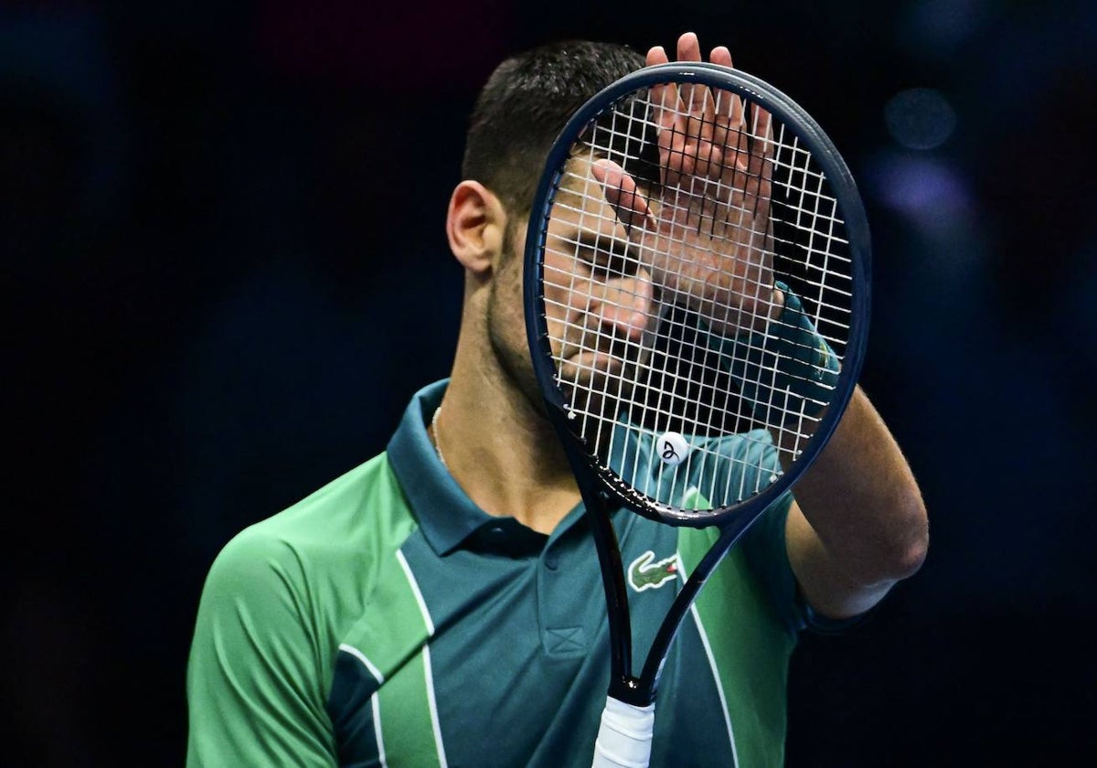 Novak Djokovic, este martes en su duelo ante Jannik Sinner en Turín en las Nitto ATP Finals.