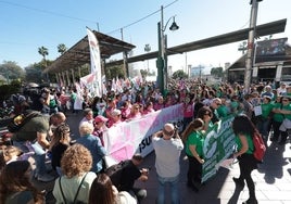 La manifestación ha empezado en la plaza de la Marina.