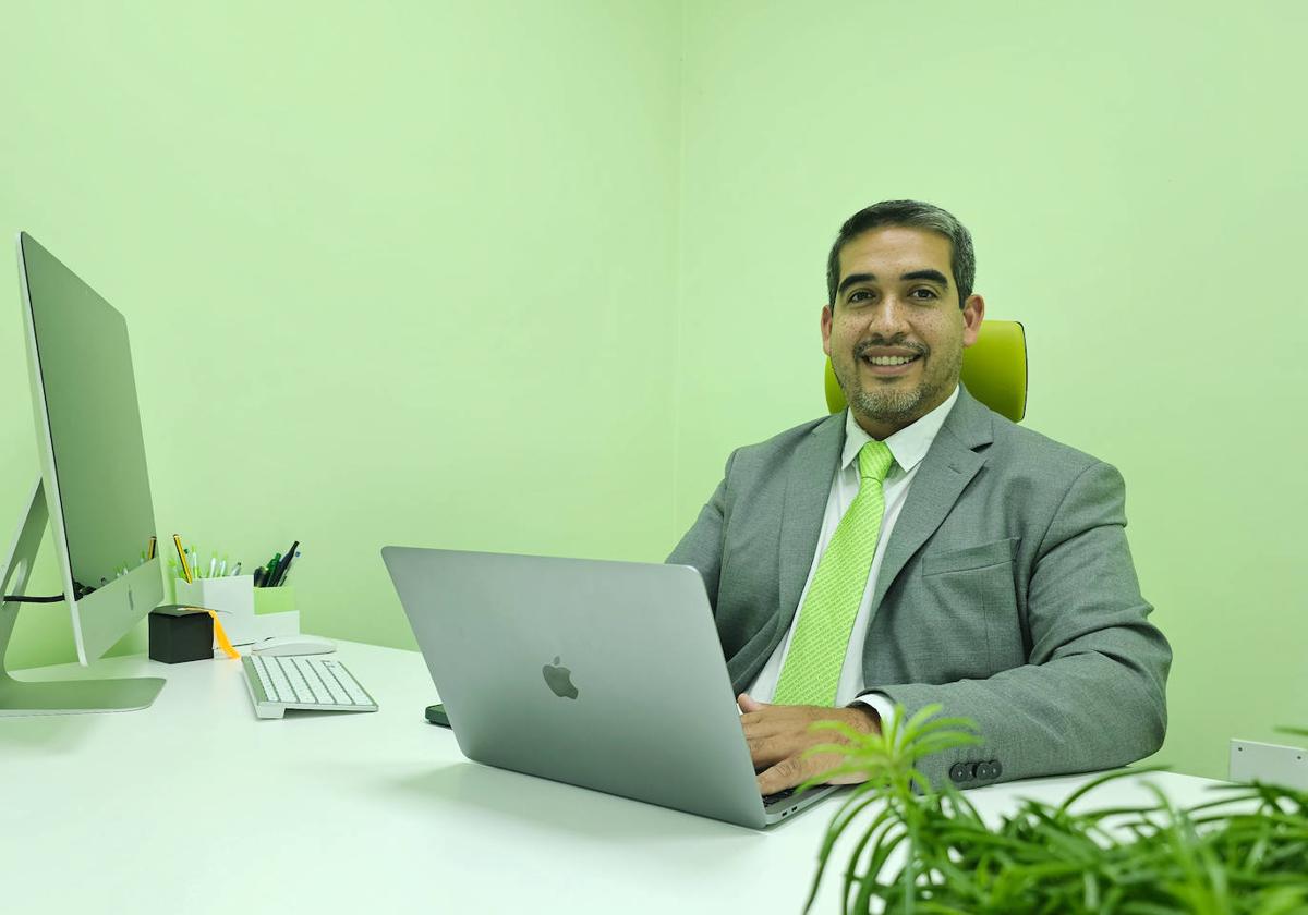 Luis Herrero, director de la oficina de Planetacasa en Carlos Haya.