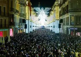 Los ángeles celestiales vuelven a calle Larios.