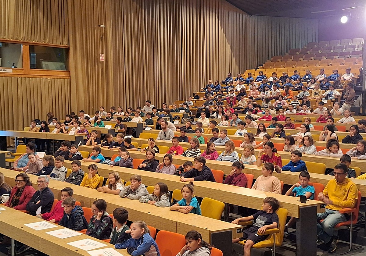 Los niños y niñas han sido los protagonistas en el Palacio de Congresos.