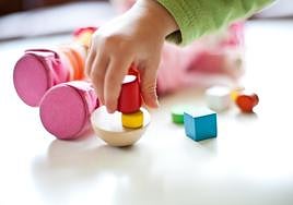 Si vas a matricular ahora a tu hijo en la guardería, aún puedes solicitar las ayudas de la Junta