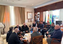 Imagen de la reunión de coordinación celebrada este miércoles en el Ayuntamiento veleño.