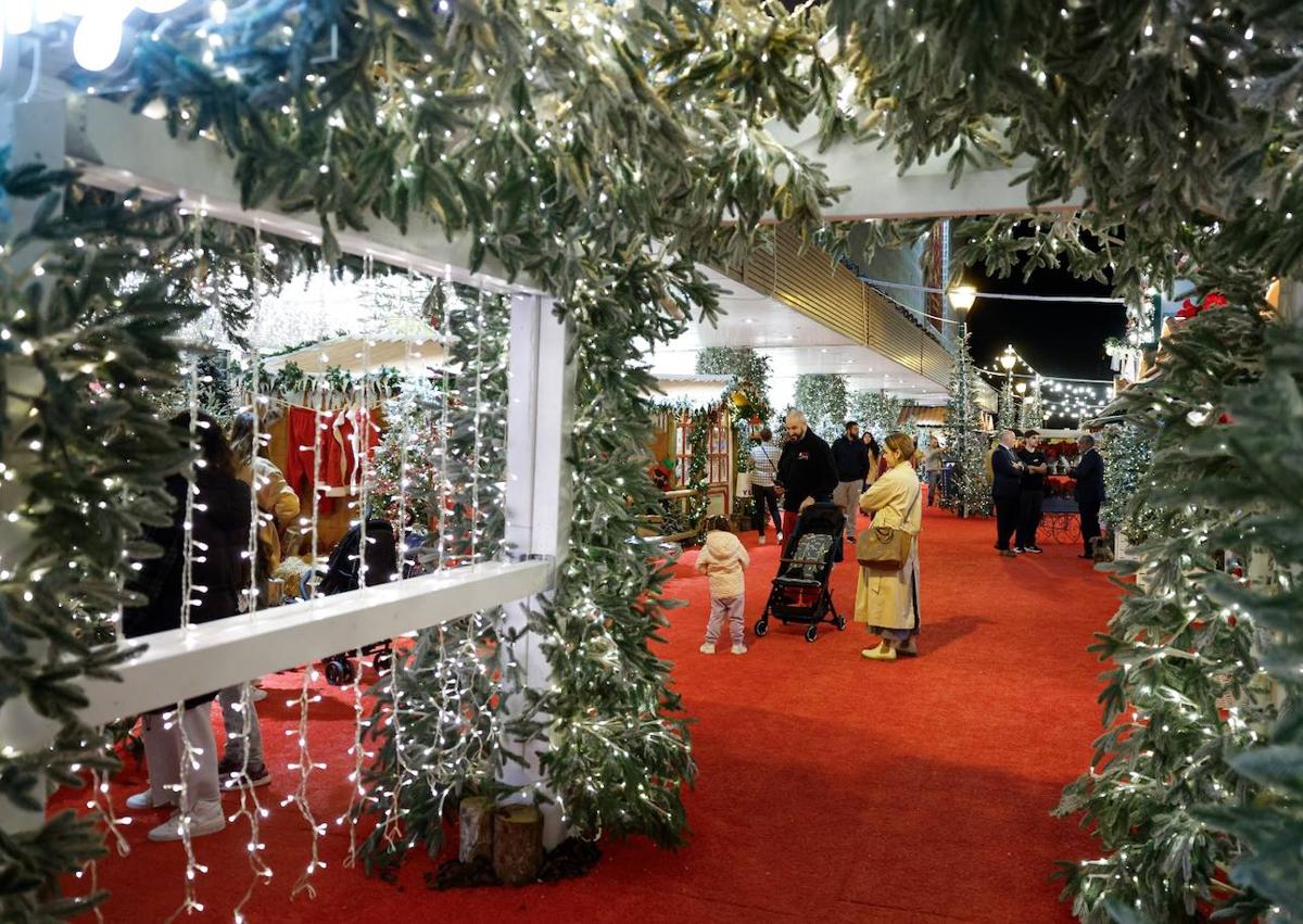 Imagen secundaria 1 - El Corté Inglés da la bienvenida a la Navidad con el encendido de las luces