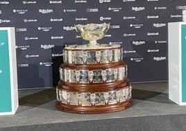 El Trofeo de la Ensaladera de la Copa Davis, en una ceremonia de sorteo de 2022.