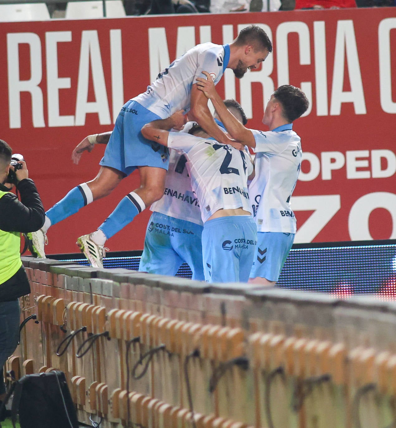 La goleada del Málaga en Murcia, en imágenes