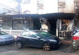Un incendio arrasa las terrazas de dos restaurantes en Benalmádena
