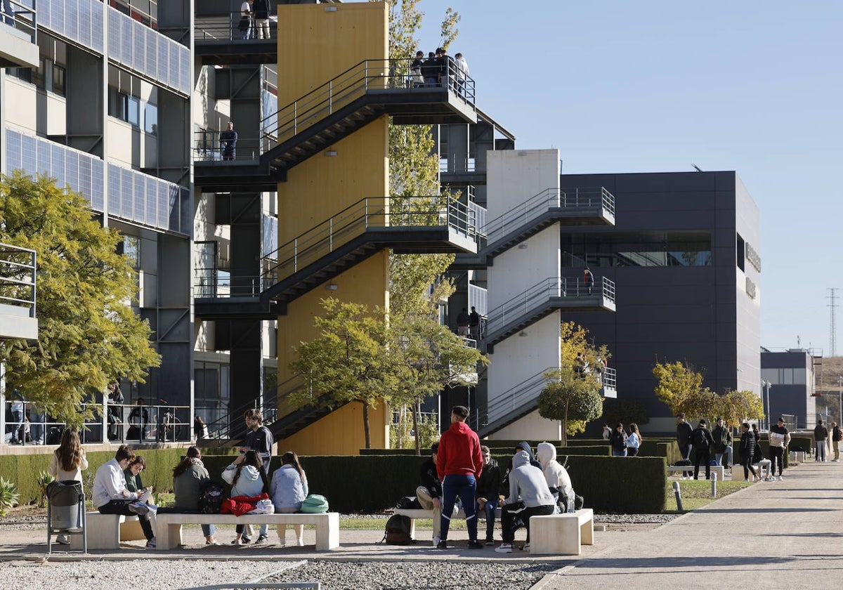 Escuela de Ingenierías Industriales.