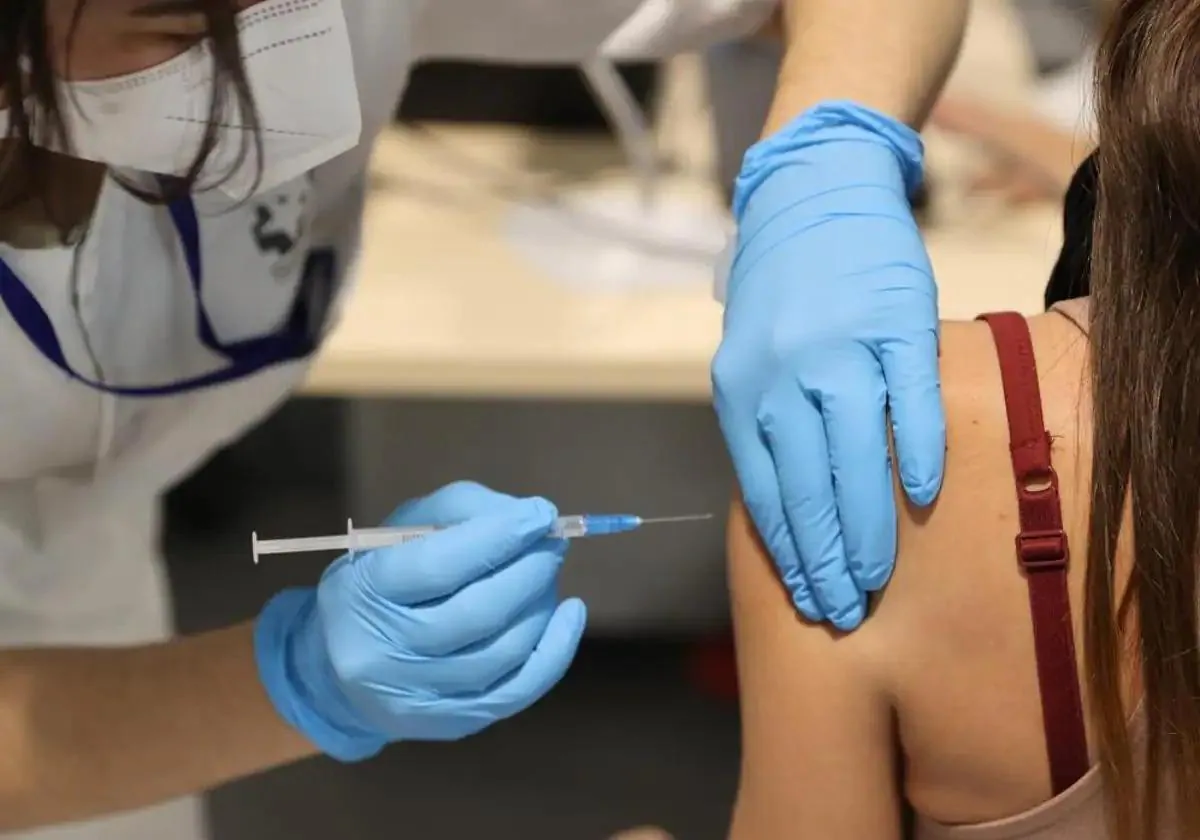 Andalusia expands flu vaccination: these are the new groups who can get the shot