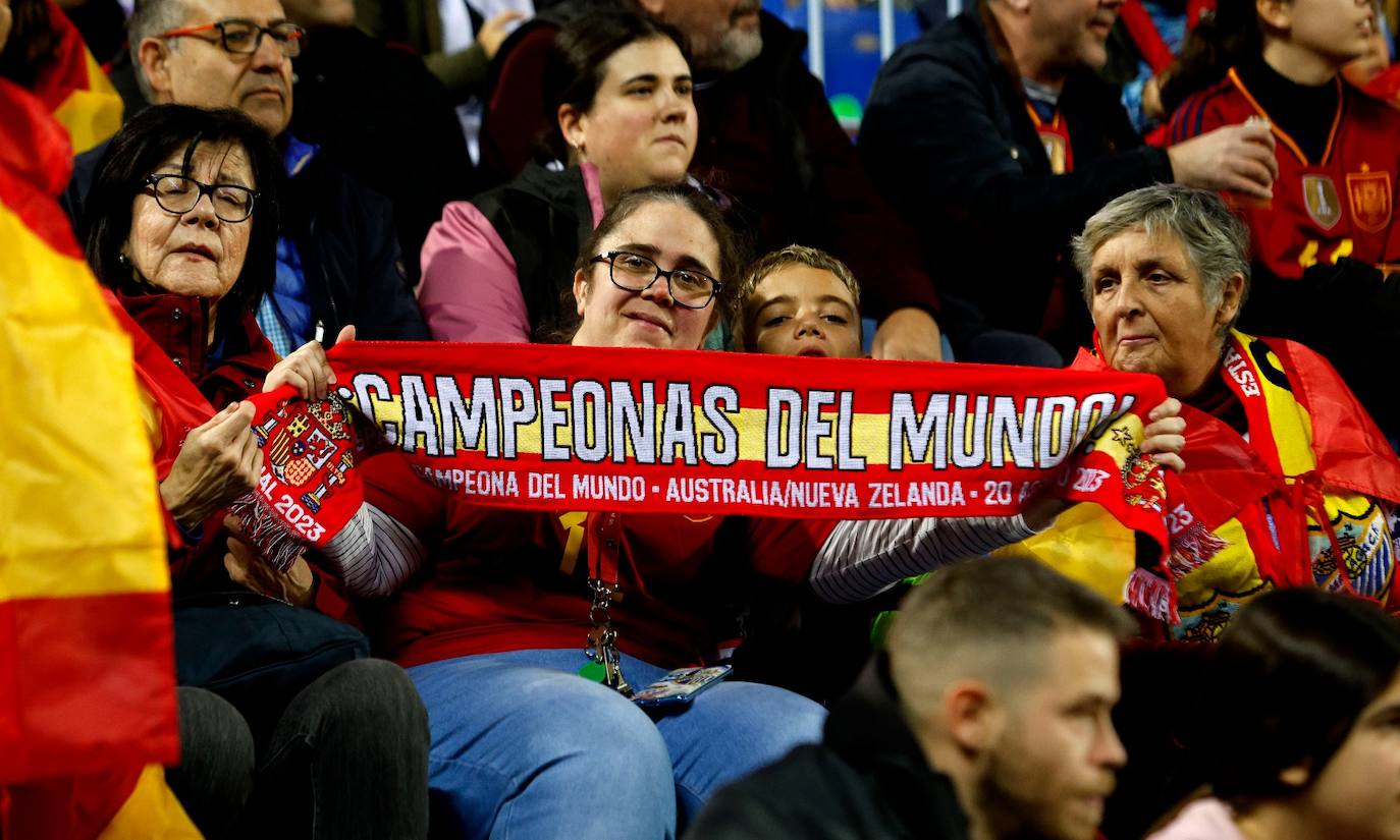 El España- Suecia en La Rosaleda, en imágenes