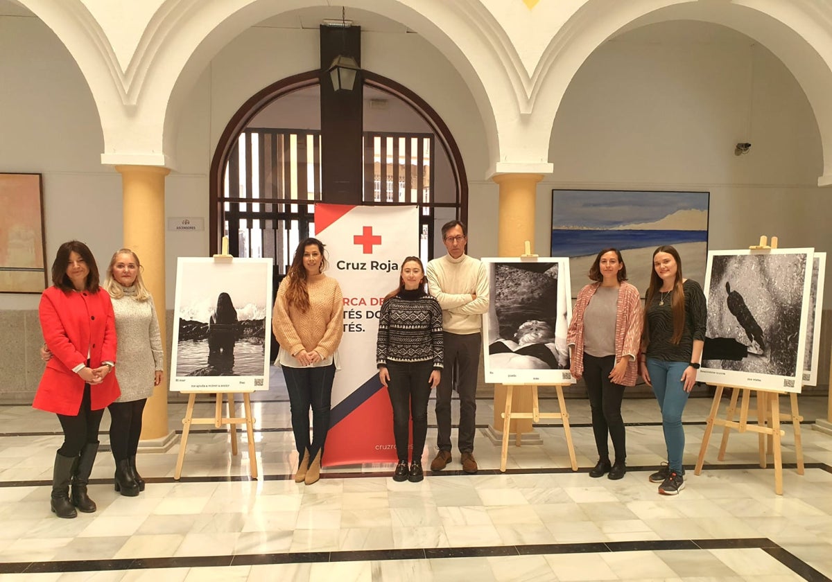 Presentación de la muestra, en el atrio del Ayuntamiento de Rincón.