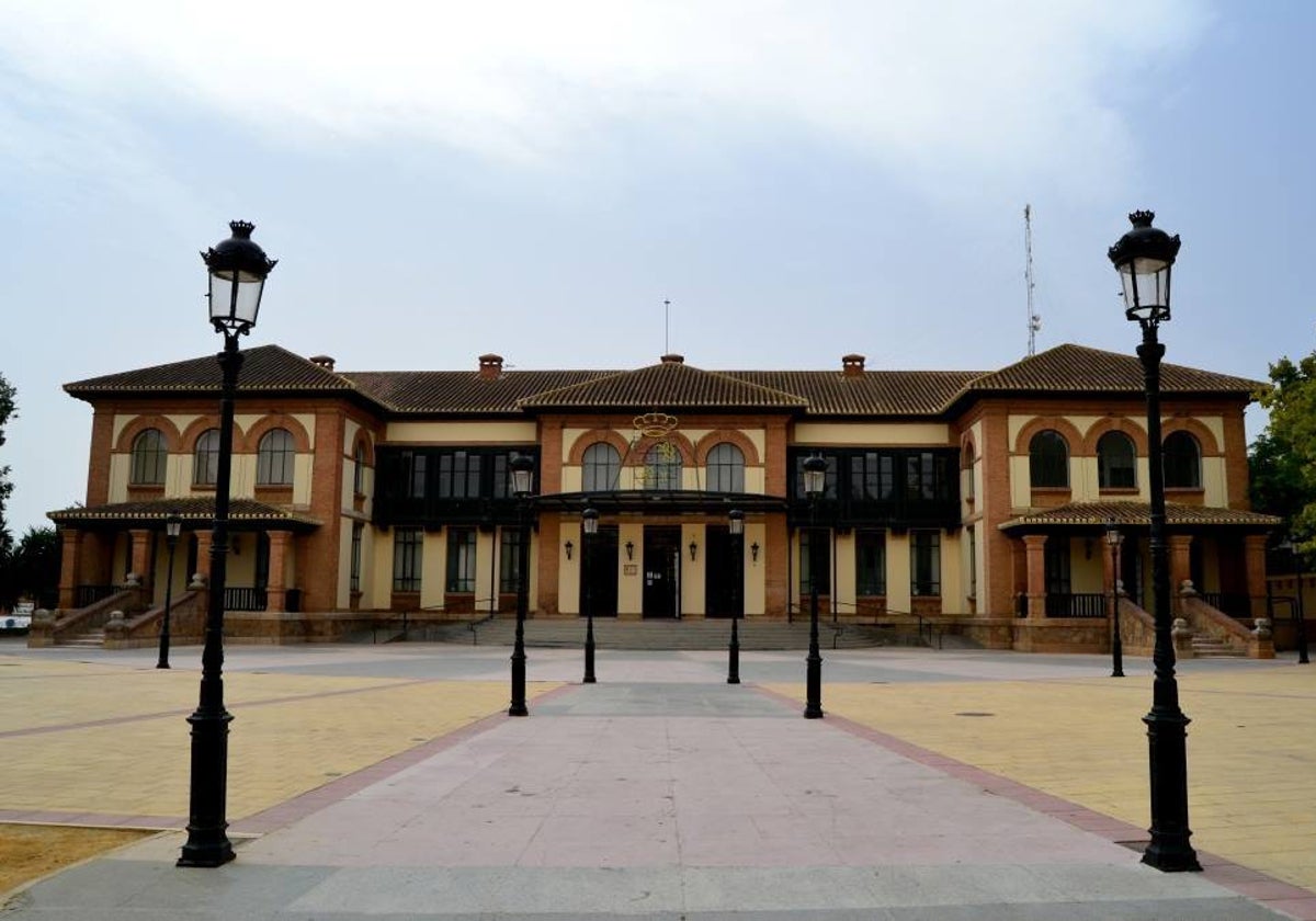 El Ayuntamiento de Campillos.