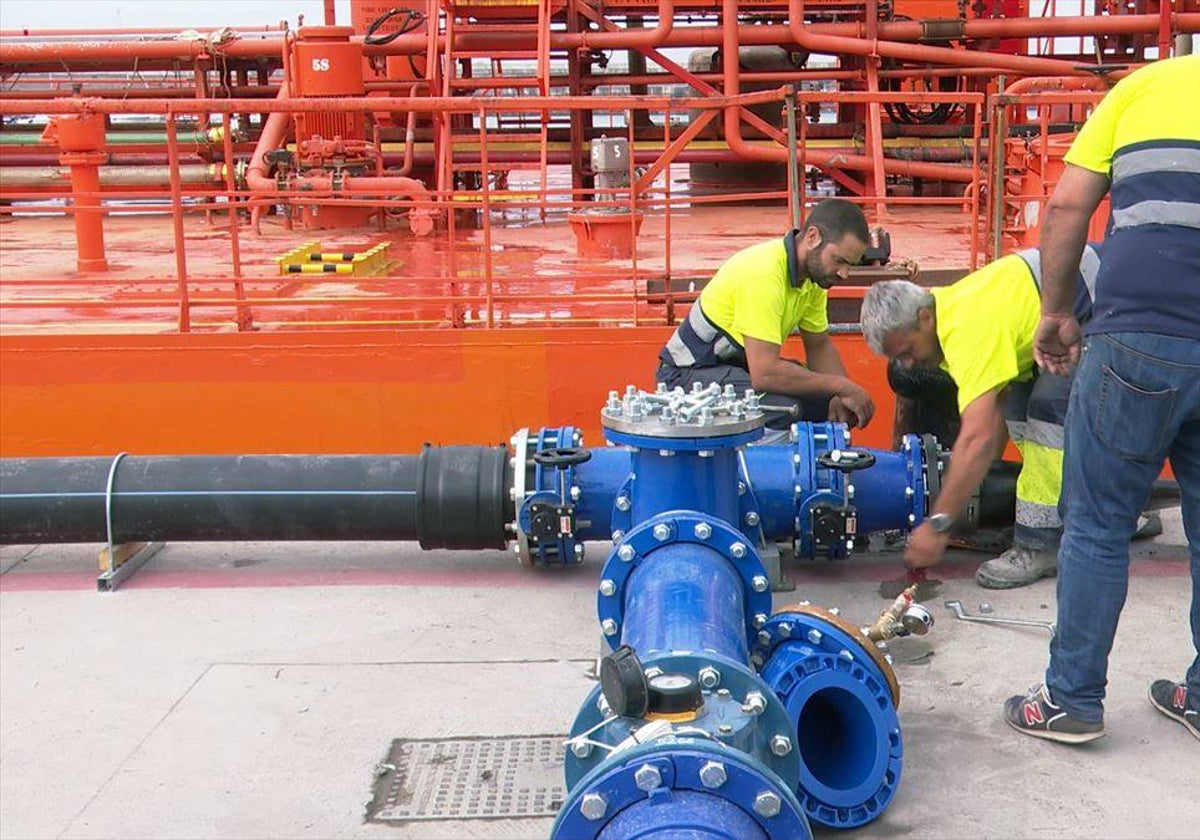 Las mancomunidades de municipios ya prevén fondos para la compra del agua de buques cisterna