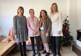 Ruth Sarabia, Patricia Navarro, Ángela Fontana y Rosa Vera, antes de la visita al piso en la zona Bailén-Miraflores.