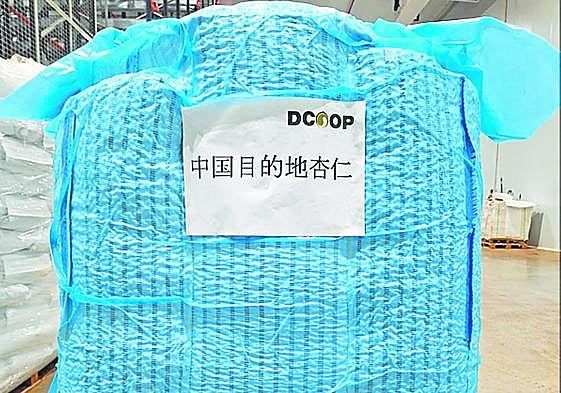 Imagen de las almendras de Dcoop preparadas para su envío al país asiático.