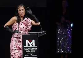 La actriz y directora teatral Alessandra García, en un momento de su discurso de agradecimiento por la recepción del premio.
